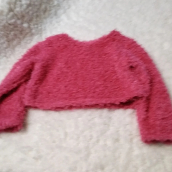 c solid pink fluffy long sleeve top 2T - Picture 2 of 2